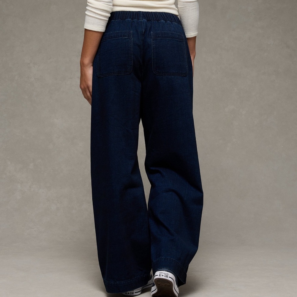 AMERICAN EAGLE COZY DREAMY DRAPE LOW-RISE ULTRA WIDE-LEG JEAN - Picture 2 of 5